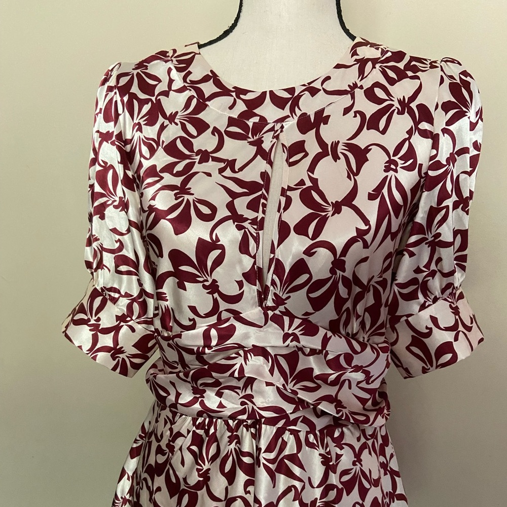 BCBGMAXAZRIA Bows top cream/merlot size L NWT